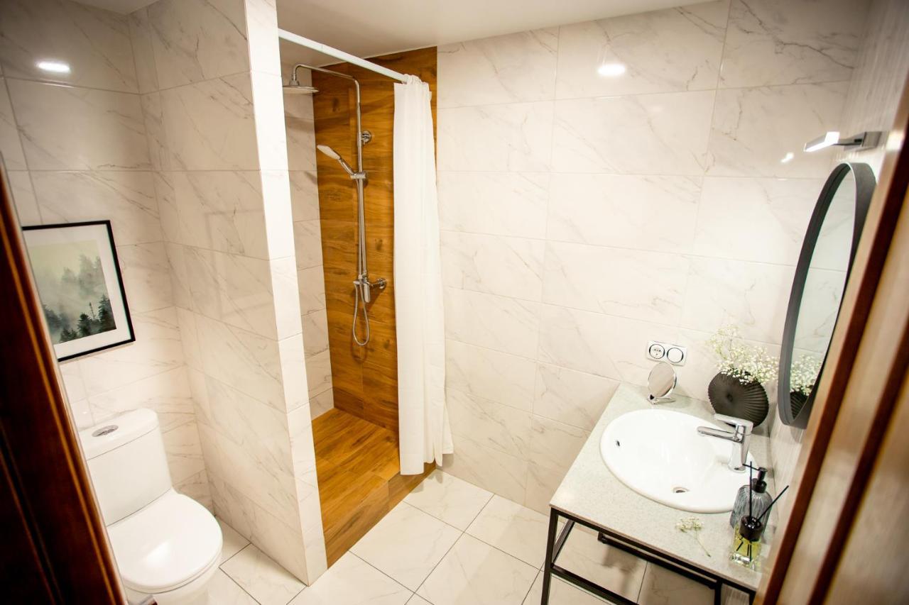 Luxury Apartment With 2 Bedrooms In The City Center Nikolayev Bagian luar foto